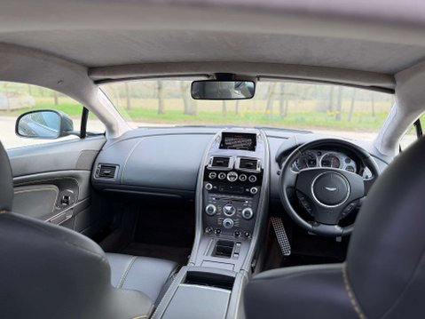 Aston Martin Vantage 4.7 Vantage V8 Auto 3dr 9