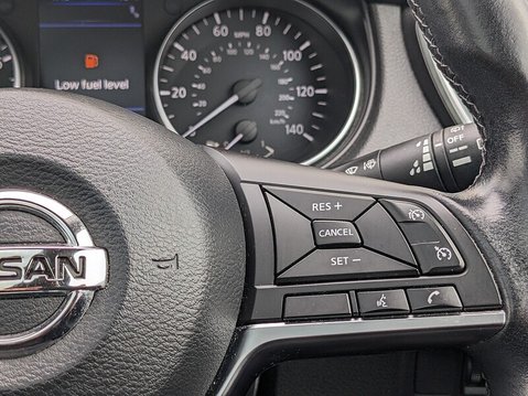 Nissan Qashqai DIG-T N-CONNECTA 24