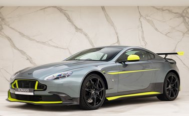 Aston Martin Vantage GT8 4