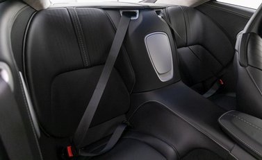 Aston Martin DB11 V8 12