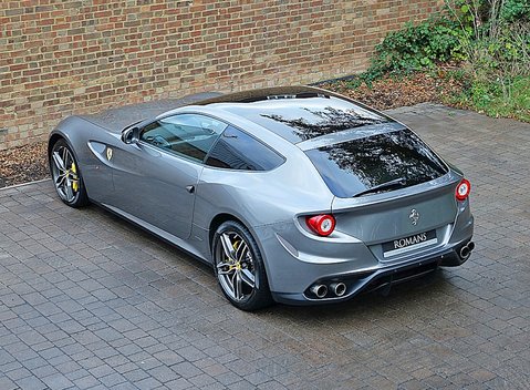 Ferrari FF 17