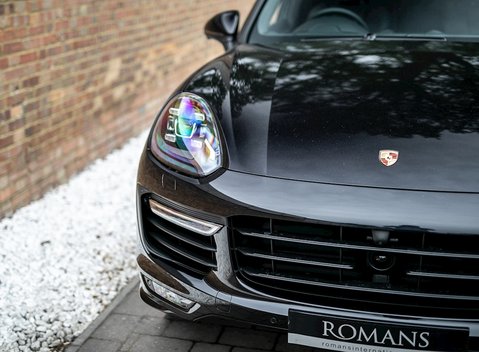 Porsche Cayenne Turbo 24