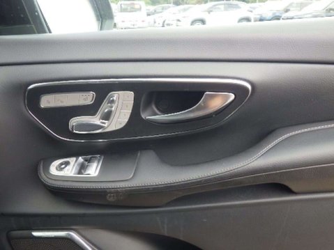 Mercedes-Benz V Class 2.2 V220d MPV 5dr Diesel G-Tronic+ Euro 6 (s/s) 8 Seat LWB (163 ps) 14