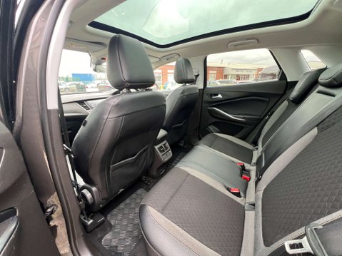 Vauxhall Grandland X 1.2 Grandland X Sport Nav T S/S 5dr *NATIONAL DELIVERY* 29