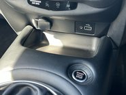 Nissan Juke DIG-T N-CONNECTA DCT 27