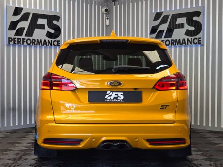 Ford Focus 2.0T EcoBoost ST-3 Estate 5dr Petrol Manual Euro 6 (s/s) (250 ps) 5