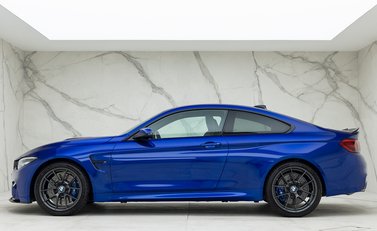 BMW M4 CS 2