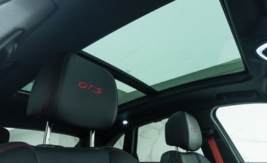 Porsche Macan GTS 16