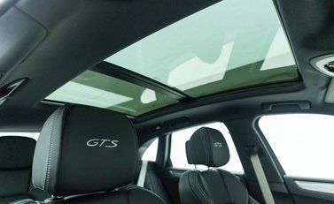Porsche Macan GTS 12