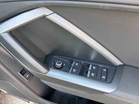 Audi Q3 1.5 TFSI CoD 35 S line Sportback 5dr Petrol Manual Euro 6 (s/s) (150 ps) 22