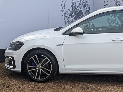 Volkswagen Golf GTE DSG 5