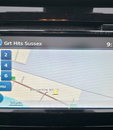 Nissan Qashqai 1.2 TEKNA DIG-T FULL HISTORY! 360 CAMERA.. SAT NAV ! GLASS ROOF 3