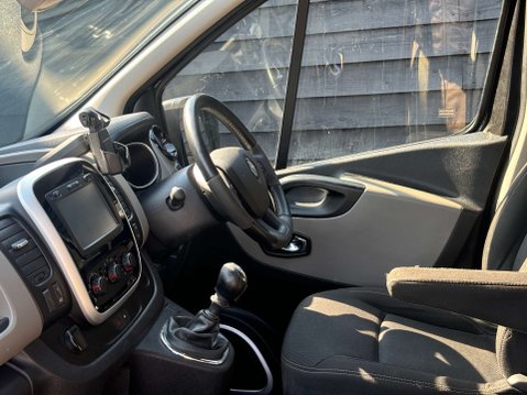 Renault Trafic 1.6 Trafic LL29 Sport Nav dCi 23
