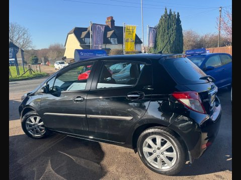 Toyota Yaris 1.33 Dual VVT-i TR Euro 5 5dr 3