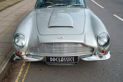 Aston Martin DB6 Mark II 7