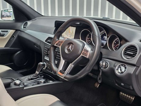 Mercedes-Benz C Class 6.3 C63 V8 AMG Saloon 4dr Petrol SpdS MCT Euro 5 (457 ps) 34