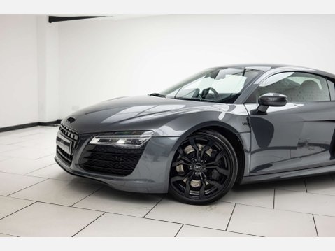 Audi R8 5.2 R8 Quattro V10 Semi-Auto 4WD 2dr 55