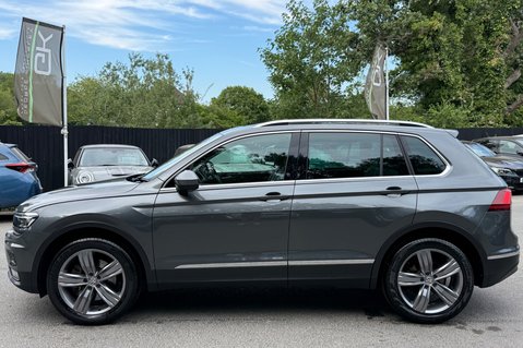 Volkswagen Tiguan SEL TSI BMT 4MOTION DSG - PANROOF - CARPLAY - FULL SERVICE HISTORY 9