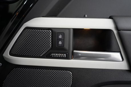 Land Rover Defender 3.0 D250 MHEV XS Edition SUV 5dr Diesel Auto 4WD Euro 6 (s/s) (250 ps) 8