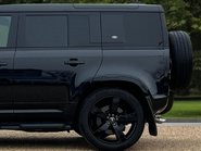 Land Rover Defender V8 10