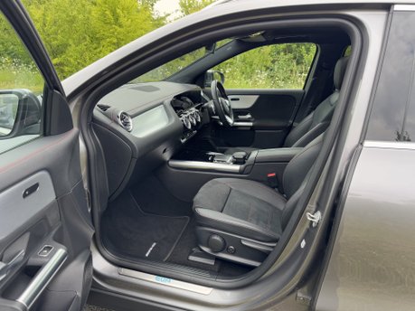 Mercedes-Benz EQA EQA 250 66KWH AMG Line Premium Auto Electric PAN ROOF/PARKTRONIC/SAT NAV 7