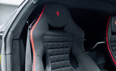 Ferrari 812 Competizione 13