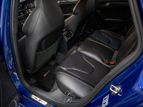 Audi RS4 4.2 RS 4 FSI Quattro Auto 4WD 5dr 22