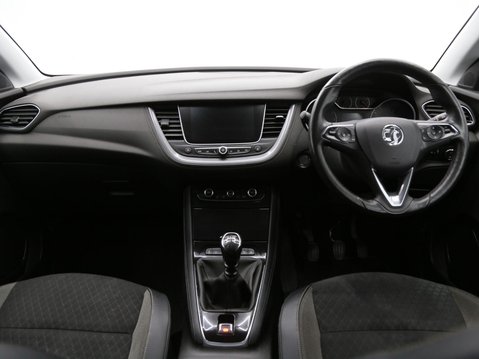 Vauxhall Grandland X 1.2 Turbo Sport Nav Euro 6 (s/s) 5dr 9
