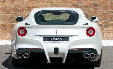 Ferrari F12 Berlinetta 5