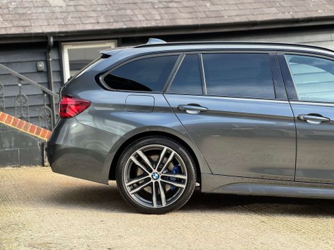 BMW 3 Series 3.0 335d M Sport Shadow Edition Touring 5dr Diesel Auto xDrive Euro 6 (s/s) 21