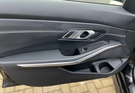 BMW 3 Series 318D SPORT 25