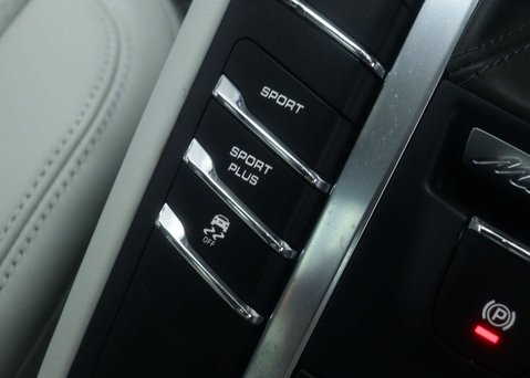 Porsche Macan 3.0 Macan S Semi-Auto 4WD 5dr 34