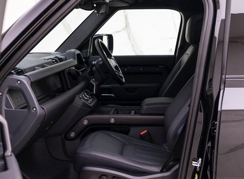 Land Rover Defender 110 P400 X 17