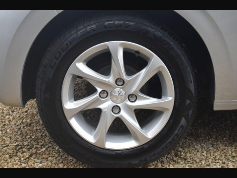Peugeot 208 1.2 PureTech Active Hatchback 3dr Petrol Manual Euro 6 (82 ps) 15