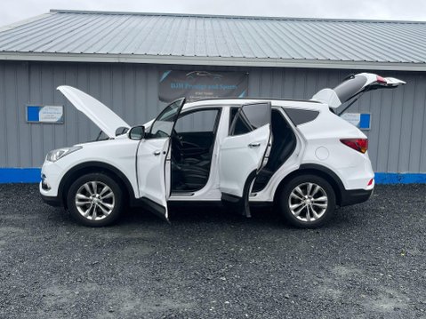 Hyundai SANTA FE 2.2 CRDi Blue Drive Premium 4WD Euro 6 (s/s) 5dr 3