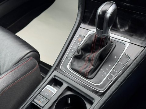 Volkswagen Golf 2.0 TSI BlueMotion Tech GTI Performance DSG Euro 6 (s/s) 3dr 26