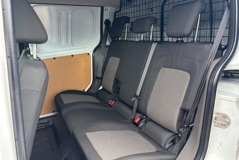 Ford Transit Connect 220 Leader DCIV Selectshift Auto - Sat Nav / 5 Seats / Rear Camera 17