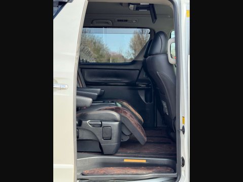 Toyota Alphard V6 4WD TOWBAR 76