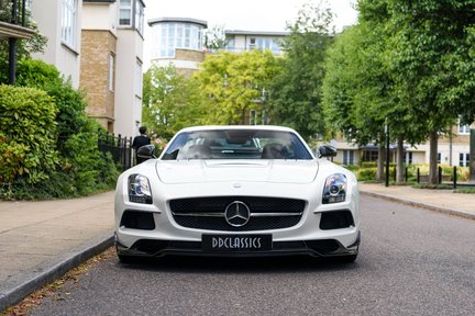 Mercedes-Benz SLS Black Series 5