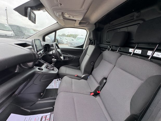Citroen Berlingo LWB L2H1 [SOLD CM] Low Roof Driver 950 Air Con Alloys Nav Sensors EURO 6 NO 16