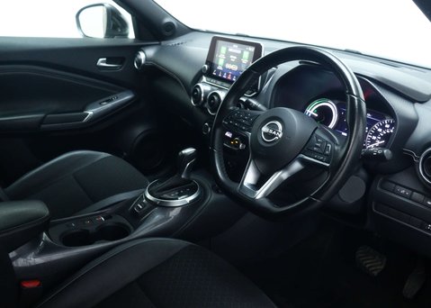 Nissan Juke 1.6 N-Connecta SUV 5dr Petrol Hybrid Auto Euro 6 (143 ps) 40