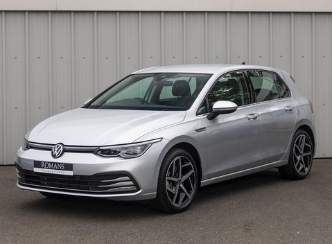 Volkswagen Golf 8 2.0 TDI Style 6