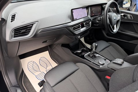 BMW 1 Series 118I SPORT - 1 OWNER -REVERSE CAMERA - PARK ASSISTANT - COMFORT PACKAGE 22