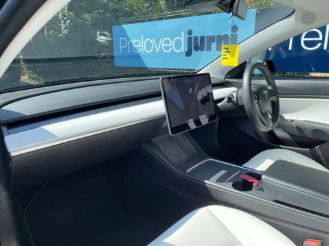 Tesla Model 3 Model 3 Performance AWD 4WD 4dr 18