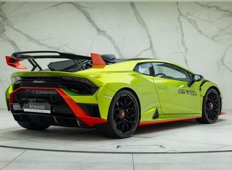 Lamborghini Huracan STO 8