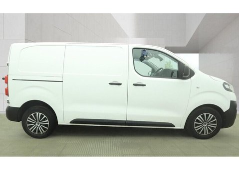 Vauxhall Vivaro 1.5 Turbo D 2900 Dynamic Panel Van 6dr Diesel Manual L1 H1 Euro 6 (s/s) (10 9