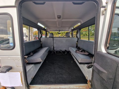 Land Rover Defender 110 TD5 STATION WAGON 20