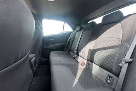 Toyota Corolla 2.0 VVT-h Icon Hatchback 5dr Petrol Hybrid CVT Euro 6 (s/s) (196 ps) 20