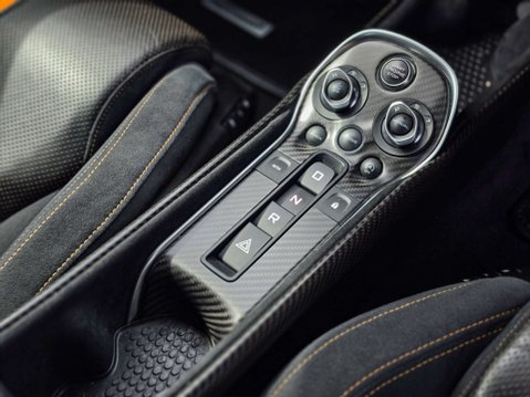 McLaren 570S 3.8 570s Coupe Semi-Auto 2dr 25