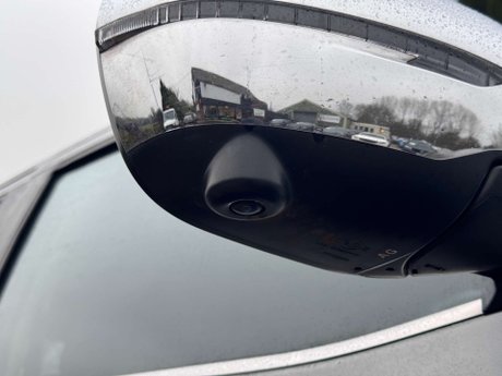 Nissan Navara 2.3 Navara Tekna dCi 4WD 5dr 55